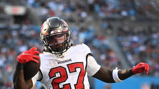 Report: Chiefs signing RB Ronald Jones to 1-year deal (NFL)