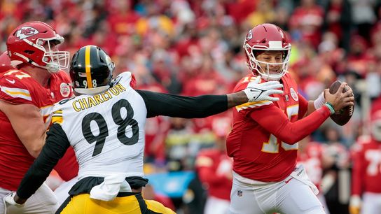 Chiefs rout Steelers, secure sixth straight division title (NFL)
