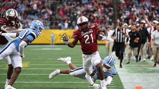 Jaheim Bell, South Carolina jolt North Carolina in Mayo Bowl (College Football)