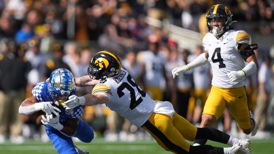 Late TD lifts No. 22 Kentucky over No. 15 Iowa in Citrus Bowl (College Football)