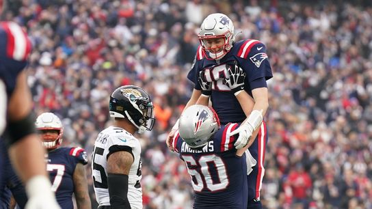 Patriots steamroll Jaguars to clinch playoff berth (NFL)