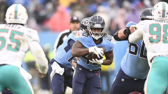 Titans drub Dolphins to win AFC South title (NFL)