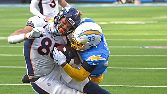 Chargers beat Broncos, stay in playoff chase (NFL)
