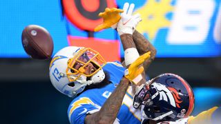Reports: Broncos re-sign S Kareem Jackson to 1-year deal (NFL)