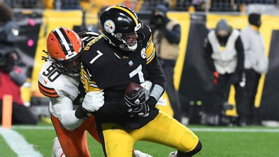 Reports: Browns' Jadeveon Clowney agrees to one-year deal (NFL)