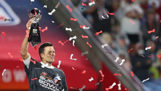 NFL luminaries tip cap to Tom Brady (NFL)
