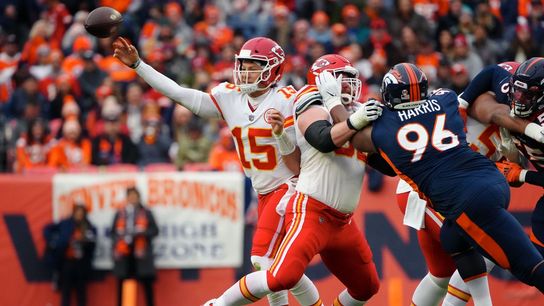 Late defensive TD lifts Chiefs past Broncos (NFL)