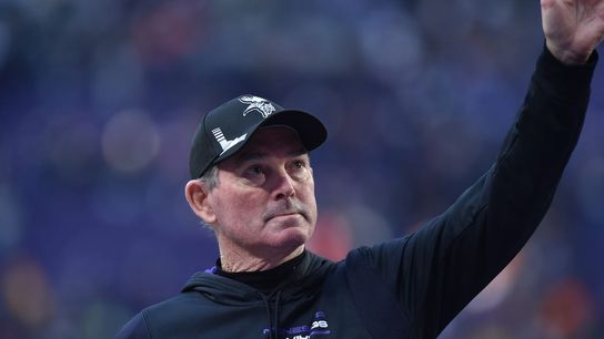 Reports: Cowboys bring back Mike Zimmer as DC (NFL)