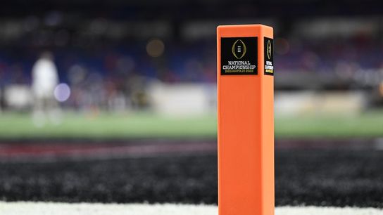 Top 2023 DL prospect Lebbeus Overton reclassifies to '22 (College Football)