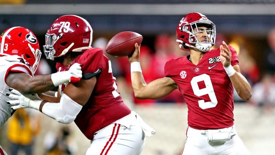 Alabama leads oddsmakers' favorites for 2022-23 crown (College Football)