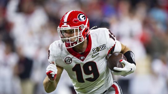 Reports: Georgia TE Brock Bowers has shoulder surgery (College Football)