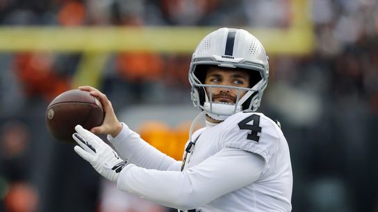 Report: Raiders' Derek Carr agrees to 3-year, $121.5M extension (NFL)