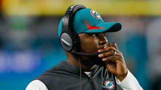 Report: Broncos to interview Brian Flores, Sean Desai for DC position (NFL)