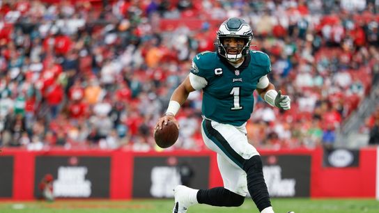 Reports: Eagles QB Jalen Hurts undergoing ankle surgery (NFL)