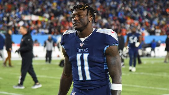 Titans trade WR A.J. Brown to Eagles for pair of draft picks (NFL)