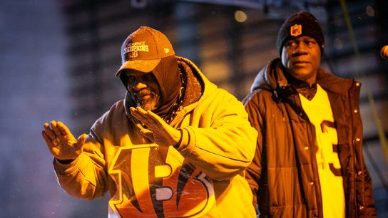 Notebook: 'Ickey Shuffle' returns to center stage (NFL)