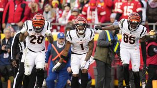 Bengals approach full strength as RB Joe Mixon, WR Ja'Marr Chase hit field (NFL)