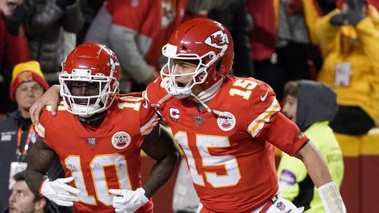 Report: Chiefs monitoring Tyreek Hill's ACL recovery (NFL)