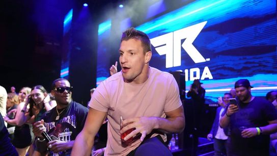 Rob Gronkowski: 'I'm done with football' (NFL)