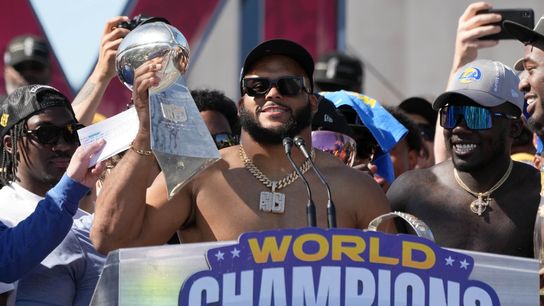 Rams' Sean McVay confirms Aaron Donald to return for 2022 (NFL)