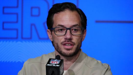 Mike McDaniel calls Tom Brady speculation ‘fake news’ (NFL)