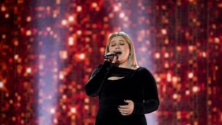 Kelly Clarkson to host NFL Honors on Feb. 9 (NFL)