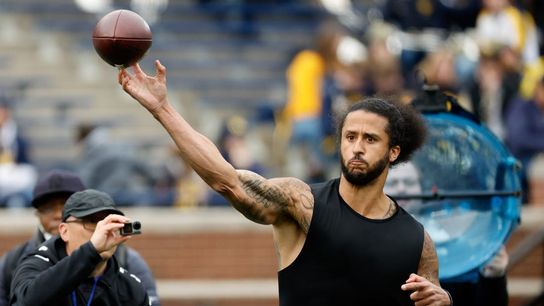 Raiders didn't inform Derek Carr of Colin Kaepernick workout (NFL)