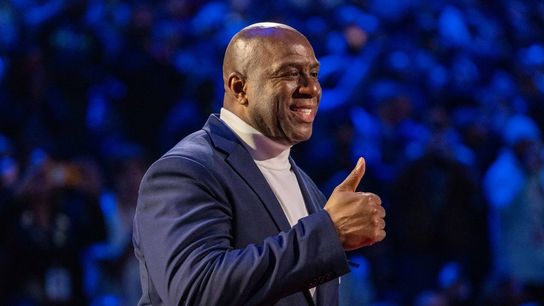 Report: Magic Johnson joins group bidding for Broncos (NFL)