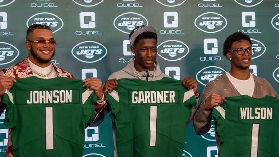 Jets pick up options for three 2022 first-round picks (NFL)
