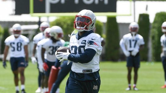 Patriots RB James White announces retirement (NFL)
