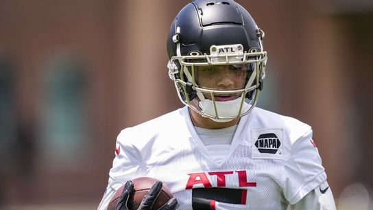 Falcons rookie WR Drake London (knee) exits vs. Lions (NFL)