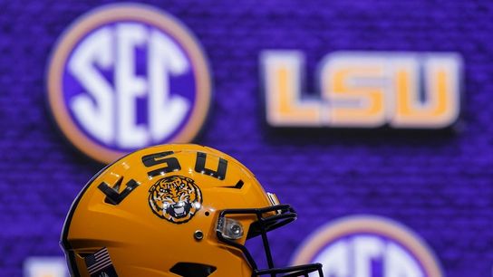 No. 1 WR Dakorien Moore decommits from LSU (College Football)
