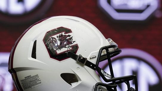 Kam Pringle, No. 1 tackle in 2024, commits to South Carolina (College Football)