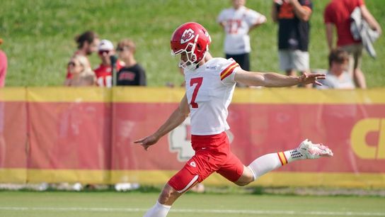 Report: Chiefs working out kicker with Harrison Butker hurt (NFL)