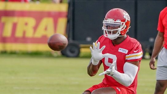 Report: Chiefs add incentives to WR JuJu Smith-Schuster's contract (NFL)