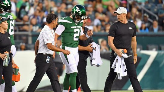Jets QB Zach Wilson exits game with knee injury (NFL)