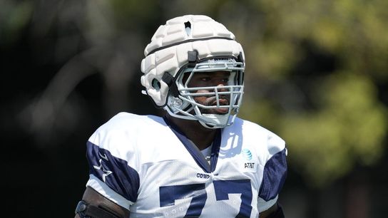 Reports: Cowboys LT Tyron Smith out months with knee injury (NFL)