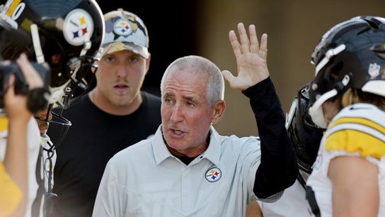 Steelers assistant tore rotator cuff in sideline hit (NFL)
