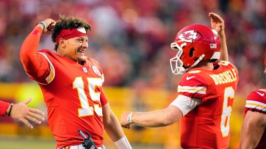 NFL preseason roundup: Chiefs honor late Len Dawson (NFL)