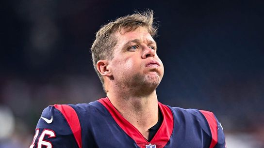 Texans LS Jon Weeks signs one-year contract (NFL)