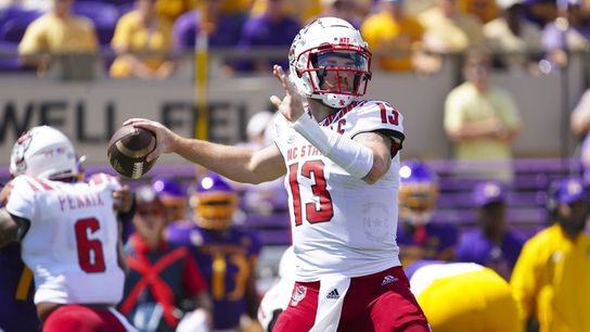 No. 13 NC State escapes East Carolina 21-20 on late missed kicks (College Football)