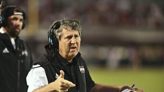 Mississippi State coach Mike Leach's condition remains critical (College Football)