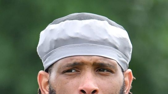 Reports: Raiders release TE O.J. Howard (NFL)
