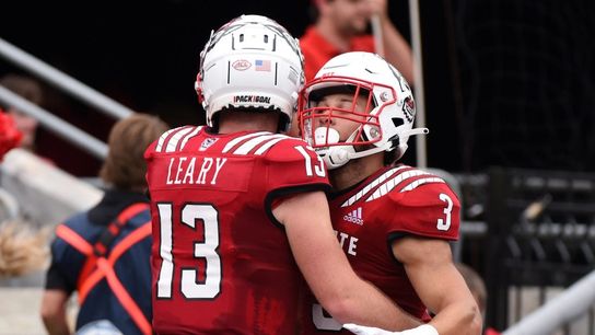 Devin Leary ties school mark with 6 TDs as No. 18 NC State rolls (College Football)