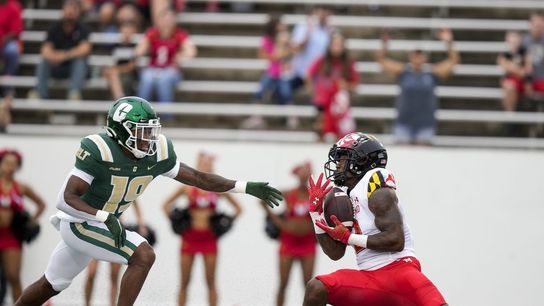 Taulia Tagovailoa throws for 4 TDs as Maryland routs Charlotte (College Football)