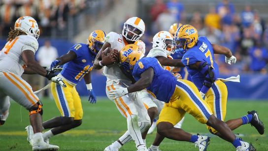 DT prospects Adetomiwa Adebawore, Calijah Kancey run blazing 40s (NFL)