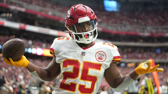 Patrick Mahomes throws 5 TDs as Chiefs rout Cardinals (NFL)