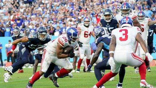 Giants rally, score two-point conversion to stun Titans (NFL)