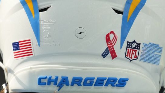Ex-Chargers DE Adrian Dingle dies at 45 (NFL)