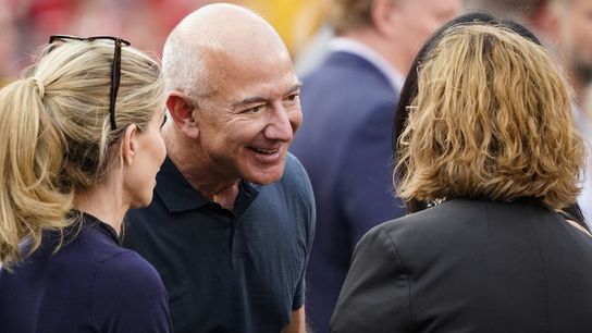 Report: Jeff Bezos taps investment firm while mulling Commanders bid (NFL)